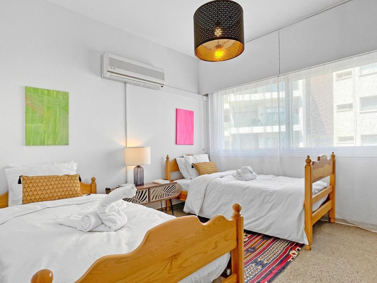 2Br Seafront Apt In City Center With Community Pool Ларнака Екстер'єр фото