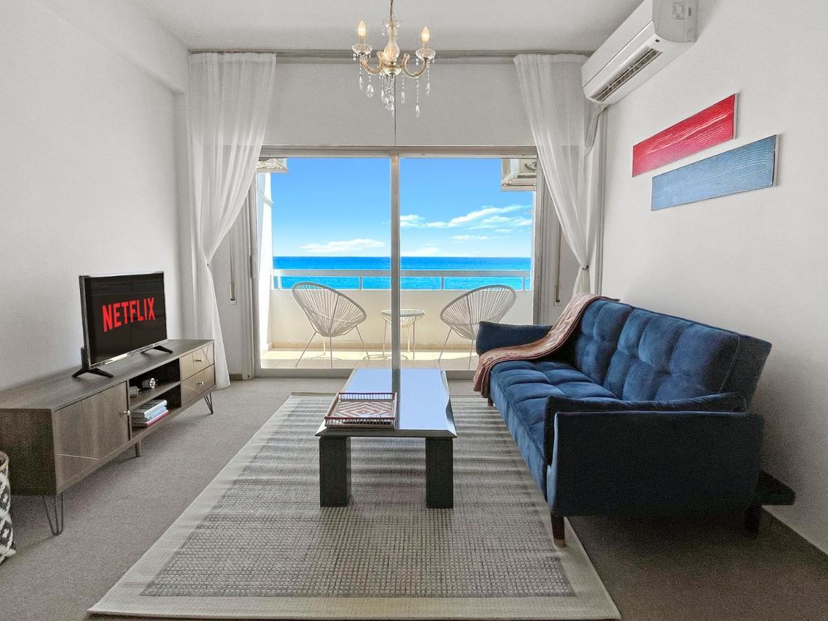 2Br Seafront Apt In City Center With Community Pool Ларнака Екстер'єр фото