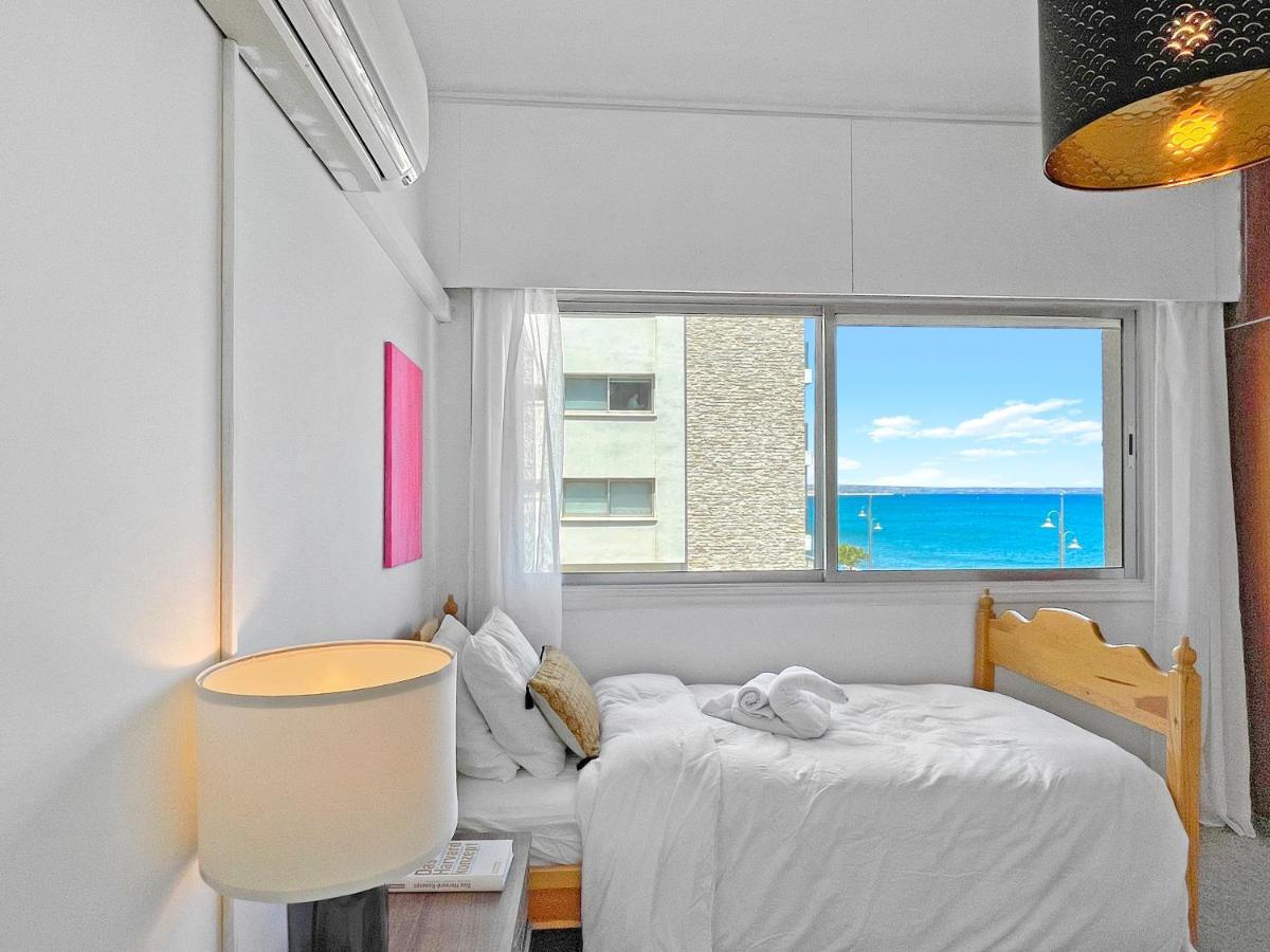 2Br Seafront Apt In City Center With Community Pool Ларнака Екстер'єр фото